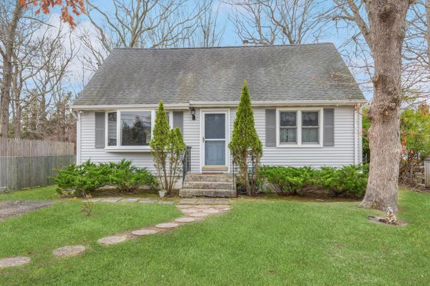 Exterior, Facade, Cape Cod
