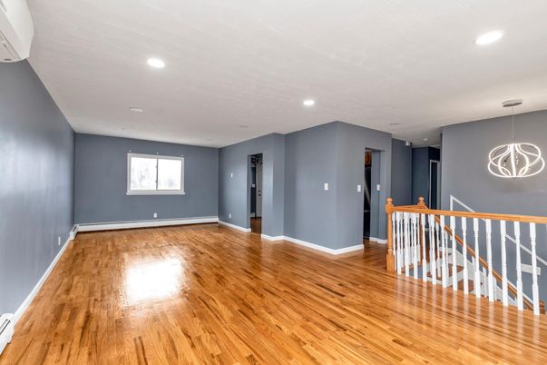 Empty room, Interior, Pendant Lights, Recessed Lighting, Wood Texture Flooring