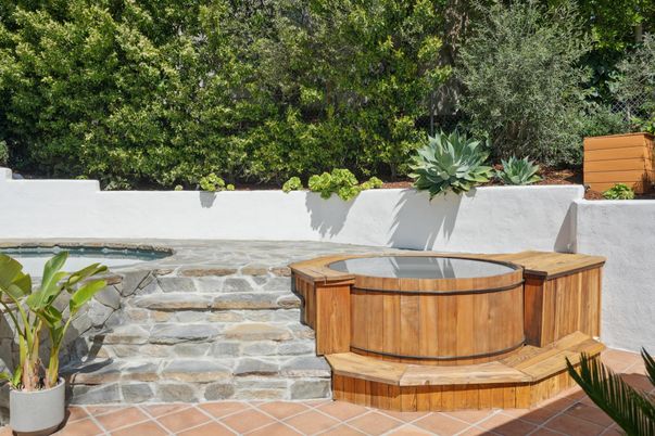 Exterior, Hot Tub, Pool