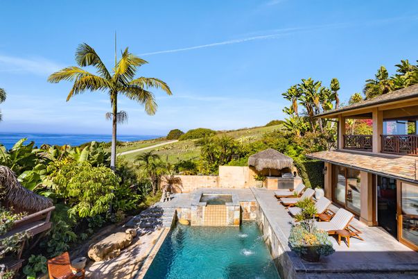 Exterior, Pool, Water