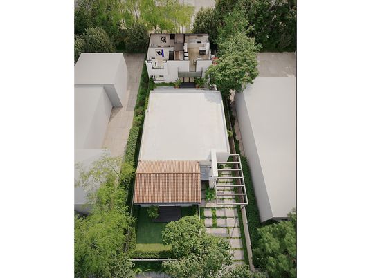 Exterior, Drone