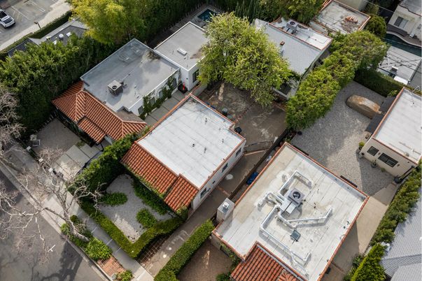 Exterior, Drone