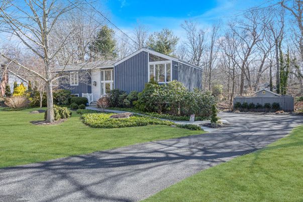 Backyard, Exterior, Facade, Raised Ranch