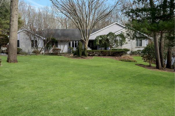 Backyard, Exterior, Facade, Brick Facade, Ranch