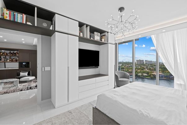 Bedroom, Interior, Pendant Lights, Recessed Lighting, Water
