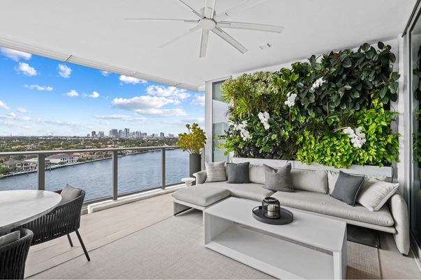 Interior, Living room, Water