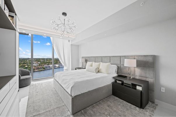 Bedroom, Interior, Pendant Lights, Recessed Lighting, Water