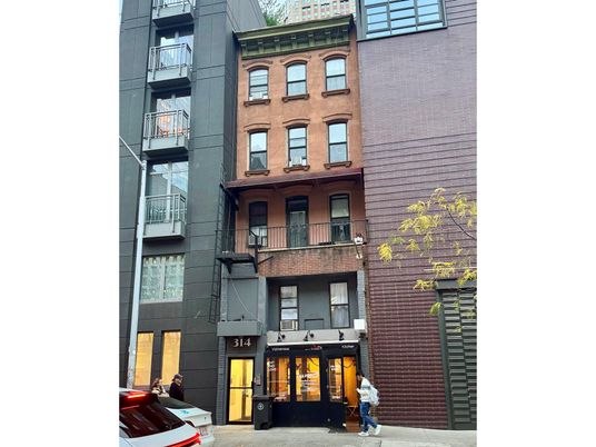 Exterior, Facade, Brick Facade, Rowhouse