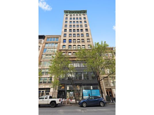 Exterior, Facade, Highrise