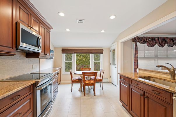 Dining room, Interior, Kitchen, Recessed Lighting
