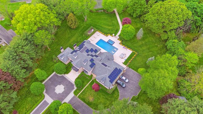 Exterior, Drone
