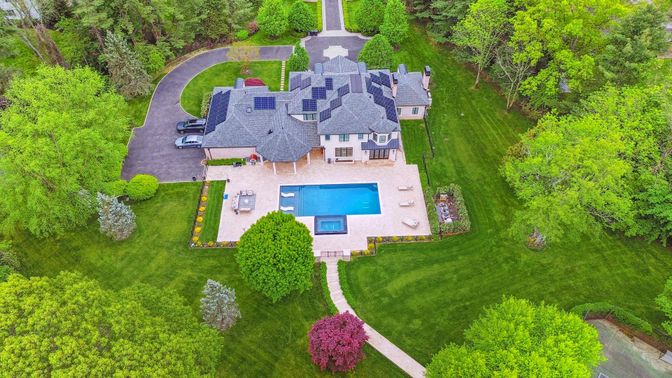 Exterior, Drone
