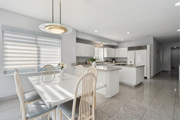 Dining room, Interior, Kitchen, Pendant Lights, Recessed Lighting