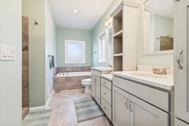 Bathroom, Dual Sink Vanities, Interior, Recessed Lighting