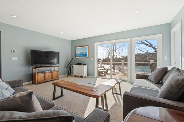 Interior, Living room, Recessed Lighting, Water