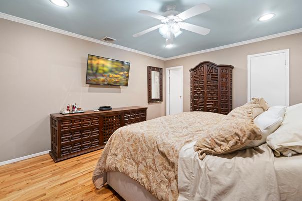 Bedroom, Interior, Recessed Lighting, Wood Texture Flooring