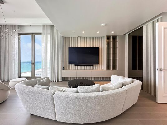 Interior, Living room, Pendant Lights, Recessed Lighting, Water, Wood Texture Flooring