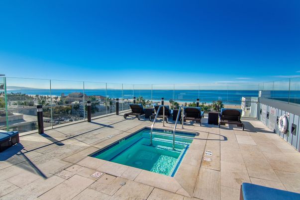 Exterior, Pool, Water