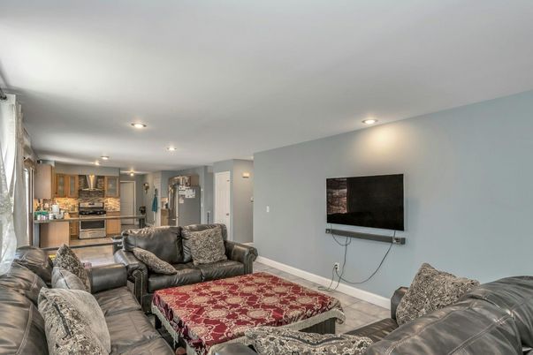 Interior, Kitchen, Living room, Recessed Lighting, Stainless Steel Appliances