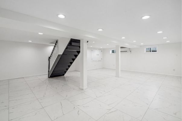 Empty room, Interior, Marble, Recessed Lighting