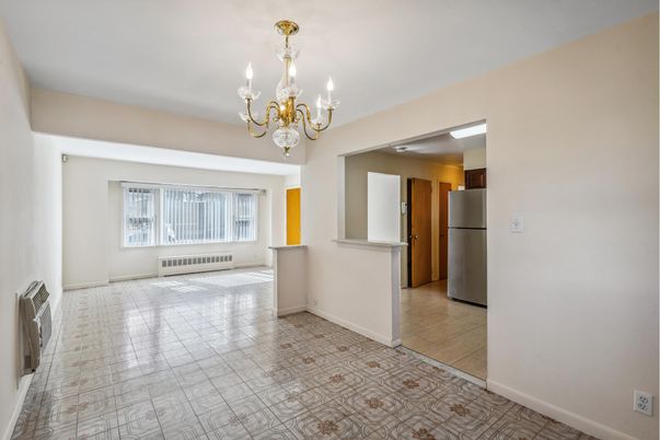 Chandelier, Empty room, Interior