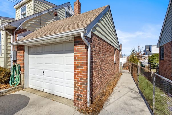 Detached Garage, Exterior
