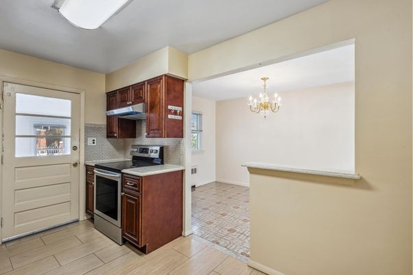 Chandelier, Interior, Kitchen, Wood Texture Flooring