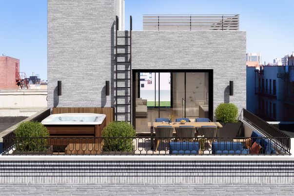 Exterior, Facade, Hot Tub, Highrise