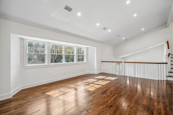 Empty room, Interior, Recessed Lighting, Wood Texture Flooring