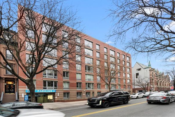 Exterior, Facade, Condo Building
