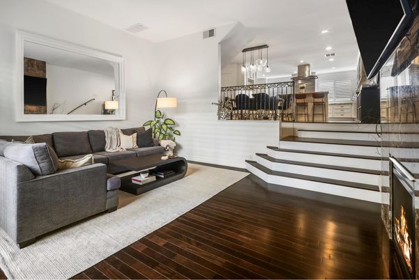 Interior, Living room, Pendant Lights, Recessed Lighting, Wood Texture Flooring