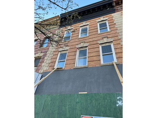 Exterior, Facade, Brick Facade, Rowhouse