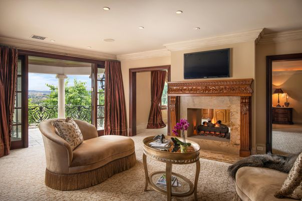 Fireplace, Interior, Living room, Recessed Lighting