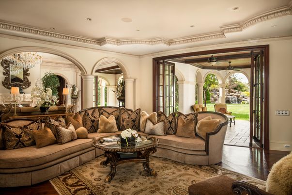Chandelier, Interior, Living room, Recessed Lighting, Wood Texture Flooring