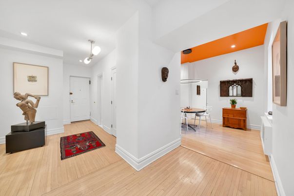 Interior, Pendant Lights, Recessed Lighting, Wood Texture Flooring