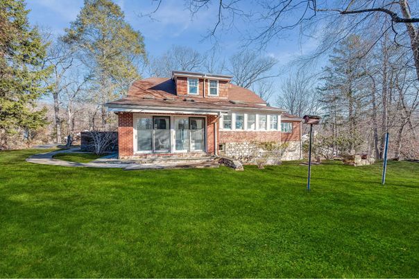 Backyard, Exterior, Facade, Brick Facade, American Foursquare