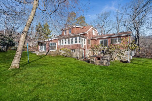 Backyard, Exterior, Facade, Brick Facade, Split Level