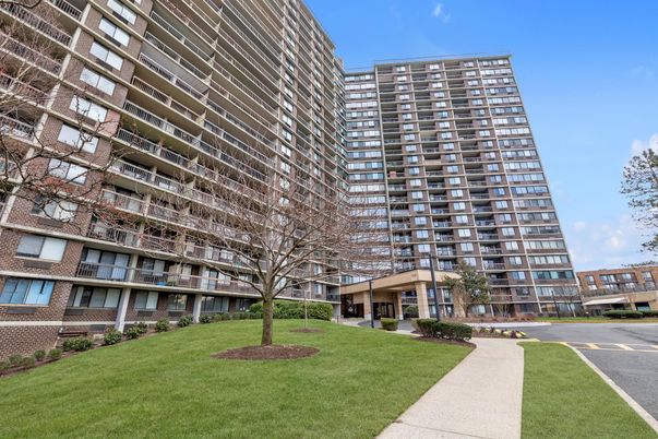 Exterior, Facade, Condo Building