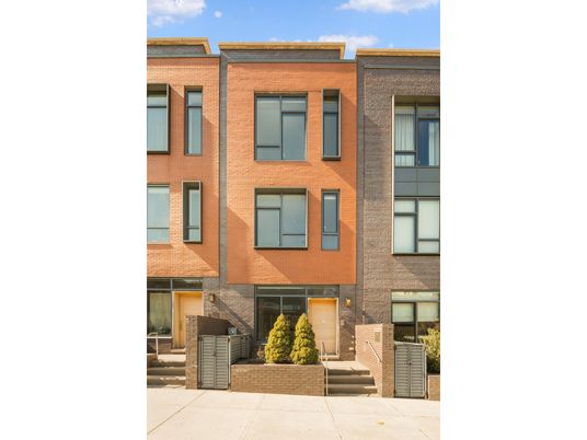 Exterior, Facade, Brick Facade, Rowhouse