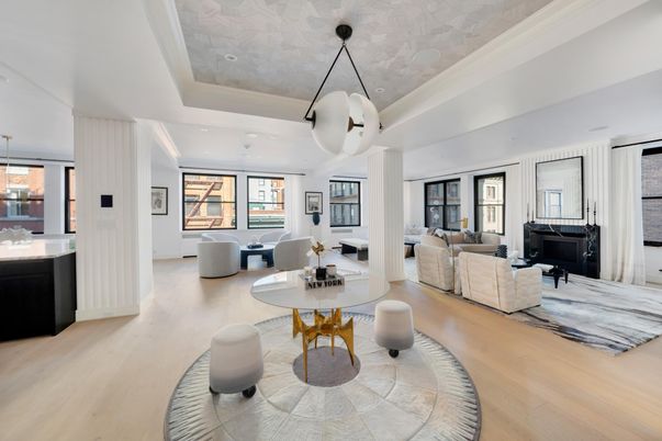 Interior, Living room, Pendant Lights, Recessed Lighting, Wood Texture Flooring