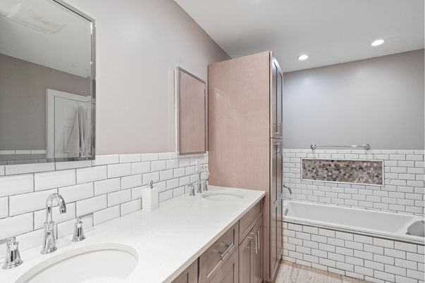Bathroom, Dual Sink Vanities, Interior, Recessed Lighting