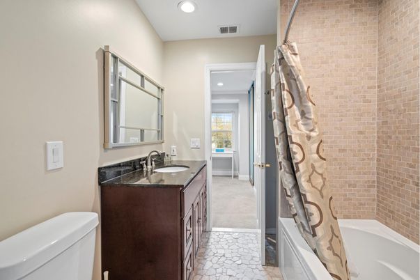 Bathroom, Dual Sink Vanities, Interior, Recessed Lighting