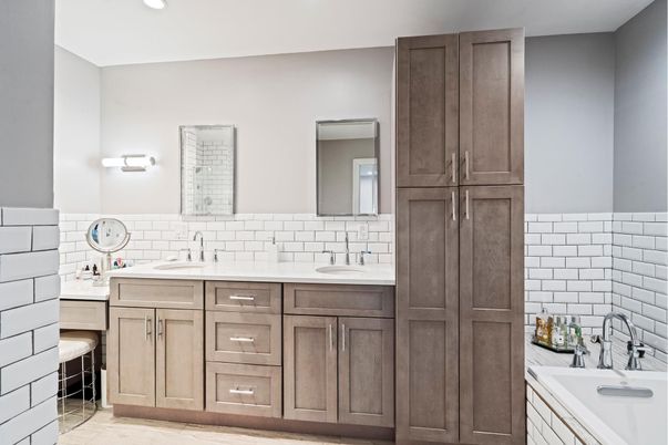 Bathroom, Dual Sink Vanities, Interior, Recessed Lighting