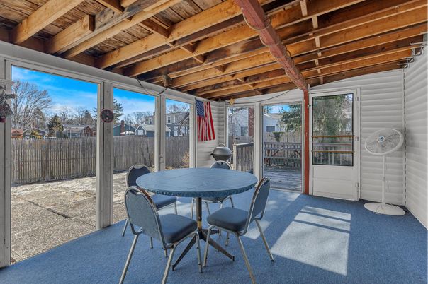 Dining room, Interior, Sun Room, Wooden Beams, Wooden Ceilings