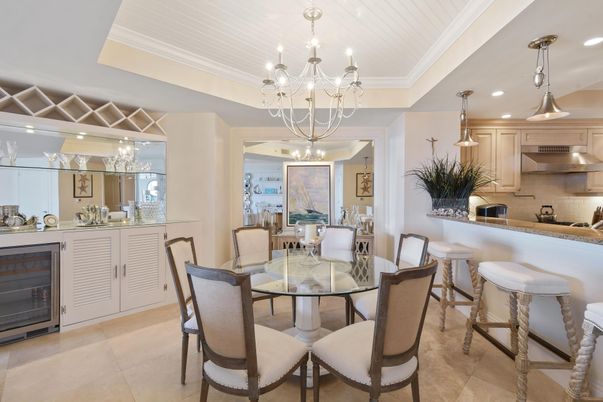 Chandelier, Dining room, Interior, Kitchen, Pendant Lights, Recessed Lighting, Stainless Steel Appliances