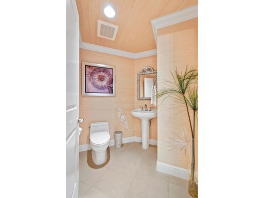 Bathroom, Interior, Recessed Lighting