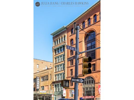 Exterior, Facade, Chicago School