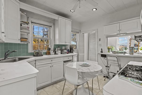 Dining room, Interior, Kitchen, Recessed Lighting