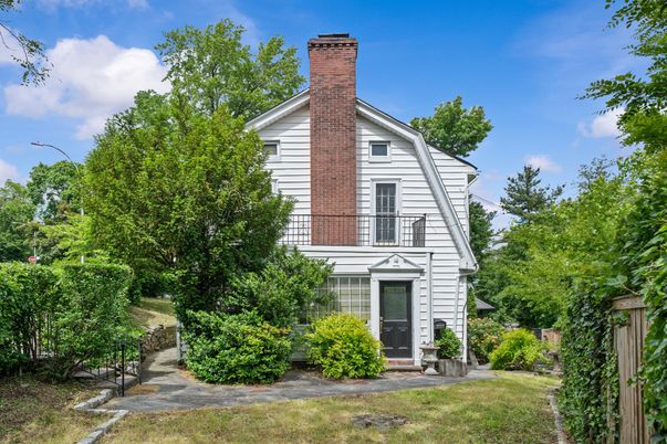 Backyard, Exterior, Facade, Queen Anne Victorian
