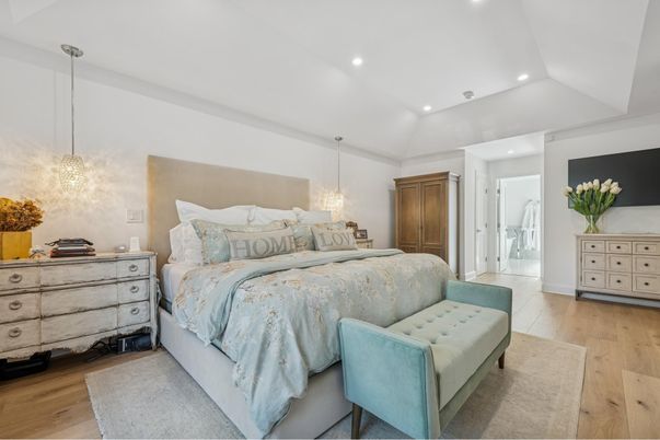 Bedroom, Interior, Pendant Lights, Recessed Lighting, Wood Texture Flooring